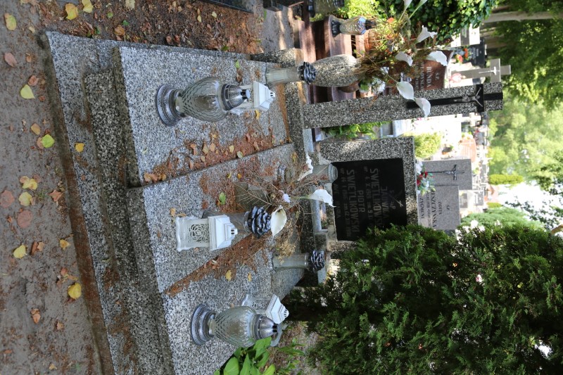 Grób Piotr Świetlikowski