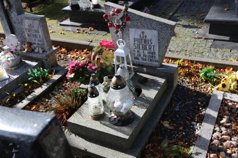 Grób Piotr Siebert