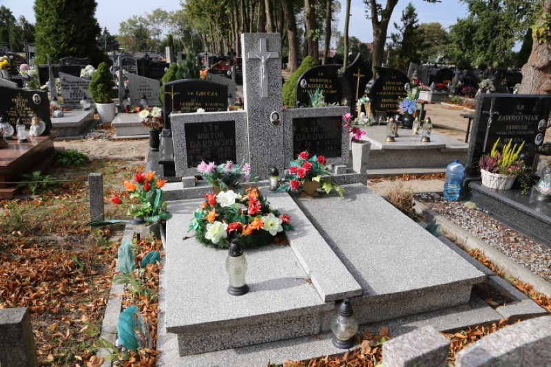 Grób Wiktor Darowski